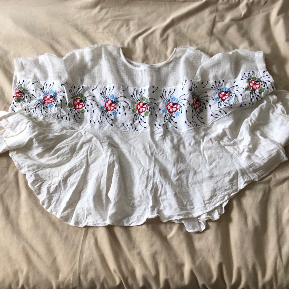 Batwing Airy Boutique Top - Picture 2 of 3